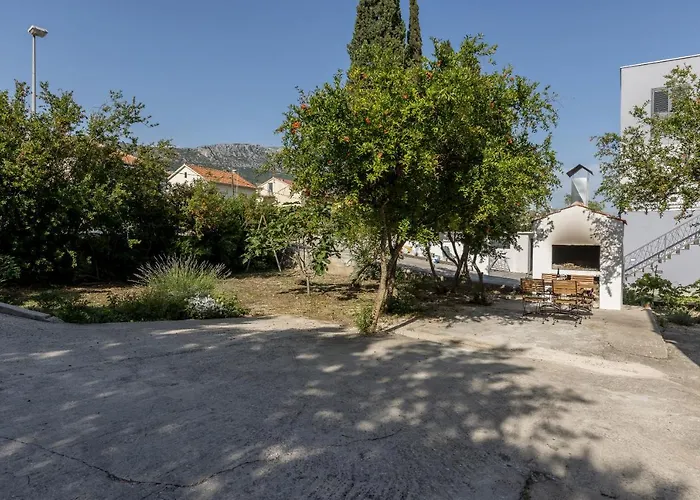 Apartament Lamasha Kaštela