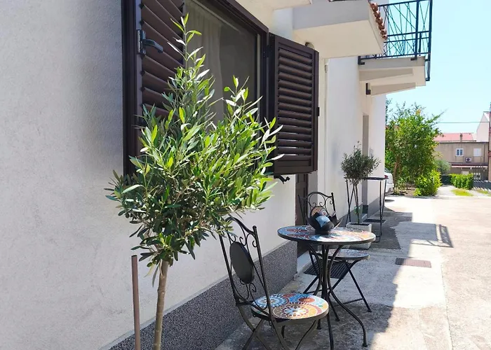 Apartament Lamasha *